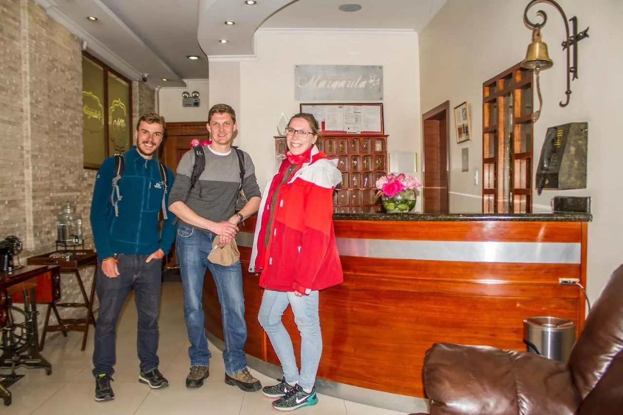 Hotel Margarita 2 키토